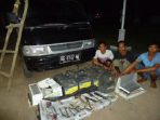 3-orang-pencuri-batre-tower-yang-berhasil-dibekuk-bersama-barang-buktinya.