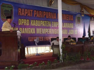 Gubernur-Sumsel-Ir-H-Alex-Noerdin-menyampaikan-sambutannya