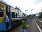 Kereta-api-station