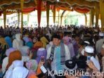 Ridwan-Mukti-disambut-antusias-ribuan-warga-kecamatan-Muara-Lakitan-dalam-acar-pengajian-akbar-dan-peringatan-maulid-nabi-26-1-300×200