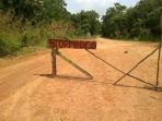 akses-jalan-PT-Medco-yang-di-portal-oleh-warga.1