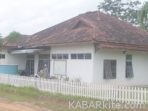 kantor-lurah-rimba-asam-saat-ini-yang-menggunakan-rumah-dinas-pembantu-Bupati-Muba-300×225