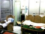 wpid-20-16-04-dua-orang-perawat-tertidur-di-ruang-jaga-di-ruangan-kenangan-rs-sobirin-1