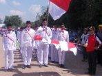 wpid-Camat-Betung-Ir-Alpian-MM-ketika-melepas-peserta-karnaval