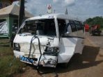 wpid-Kondisi-mobil-travel-Palembang-Betung-yang-menabrak-mobil-Pick-Up-membawa-motor-kawasaki