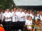 wpid-Presiden-Republik-Indonesia-Ir.Jokowi-di-dampingi-Gubernur-Sumsel-dan-Bupati-Banyuasin-saat-menyampaikan-kata-sambutannya2_edit.JPG