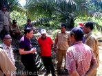 wpid-ahmad-murtin-kepala-dinas-tenaga-kerja-transmigrasi-dan-jajaran-bersama-pihak-pemerintah-desa-muara.jpg1_