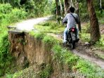 wpid-akses-jalan-poros-desa-putus-1kbr_.jpg wpid-akses-jalan-poros-desa-putus-1kbr_.jpg