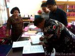 wpid-kasat-reskrim-polresta-lubuklinggau-saat-menandatangani-tanda-terima-berkas-pelimpahan-kasus-dugaan-.jpg wpid-kasat-reskrim-polresta-lubuklinggau-saat-menandatangani-tanda-terima-berkas-pelimpahan-kasus-dugaan-.jpg
