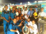 wpid-kepala-sekolah-smk-ba-bersama-guru-dan-murid-serta-hasil-inovasi_1423535721785.jpg