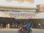 wpid-mini-market-mega-fasihion-di-kelurahan-betung-kecamatan-betung-yang-mulai-dikeluhkan-pedagang-lainny.jpg