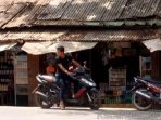 wpid-pedagang-yang-berada-di-pasar-simpang-tiga-betung-kelurahan-betung-yang-tidak-lagi-mempunyai-lahan-p.jpg