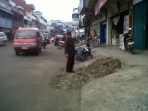 wpid-tampak-katua-rt-02-rw-01-pasar-tanjung-enim-didepan-galian-kabel-optik.jpg