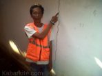 wpid-tampak-rumak-pak-rt-02-yang-retak-akibat-blasting-ptba-1_kbr.jpg