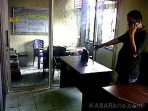 wpid-tampak-sejumlah-mobiler-di-rusak-dan-di-bakar.-1kbr_.jpg
