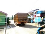 wpid-truk-batubara-ilegal-masih-bebas-beroperasi-di-jalan-bukan-klas-nya_1422941189111.jpg